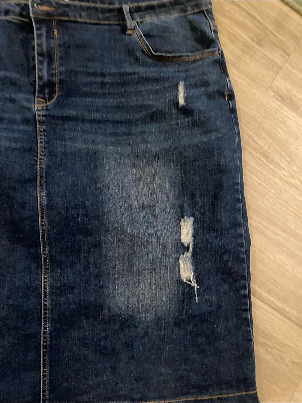 Main Street Exchange SZ 20 Dark Blue Distressed Denim Pencil Skirt - Picture 5 of 6